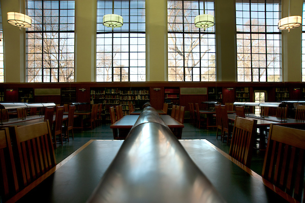 Images of library tables empty